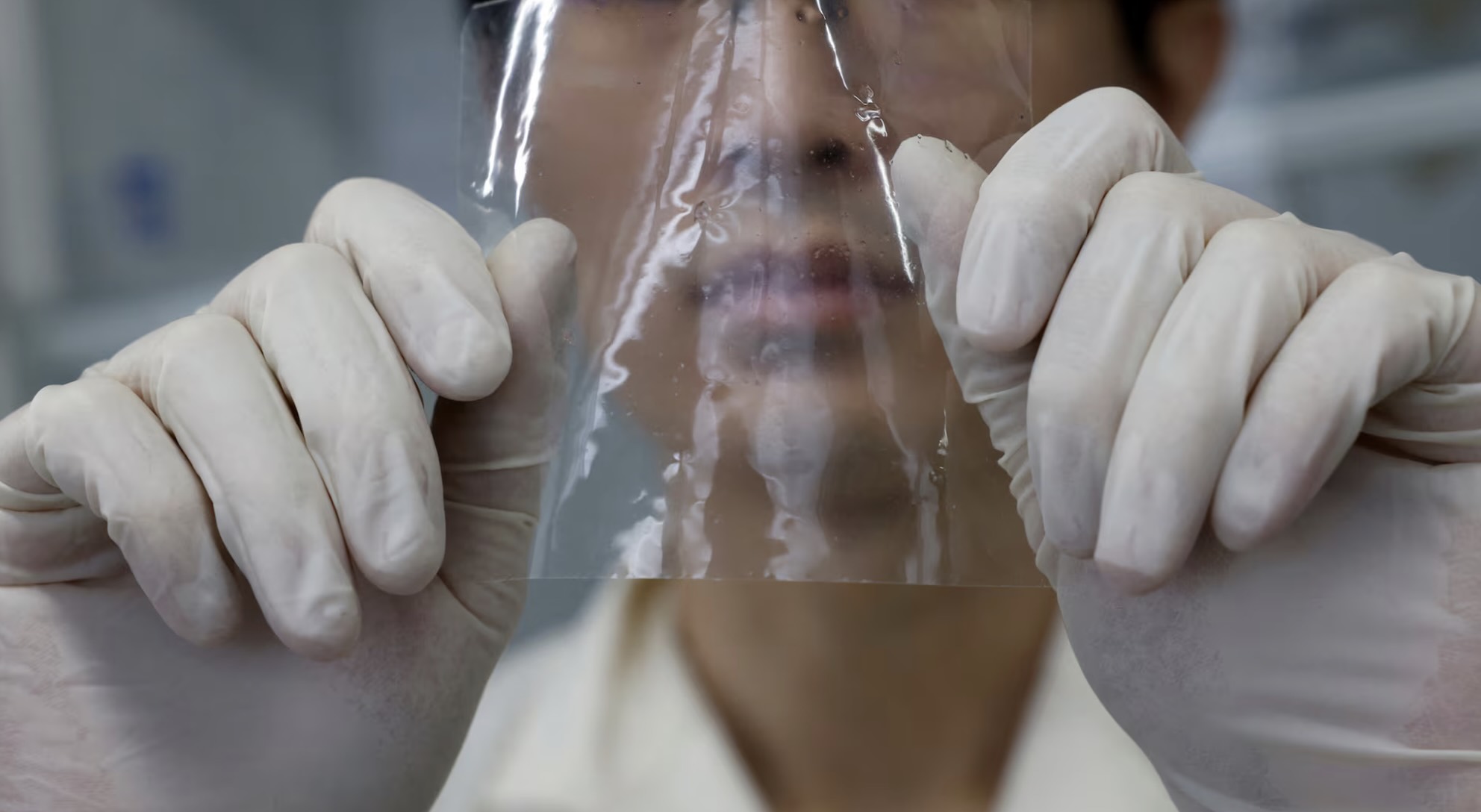 علماء روس يبتكرون مادة مضافة للبلاستك تقاوم الحرائق 