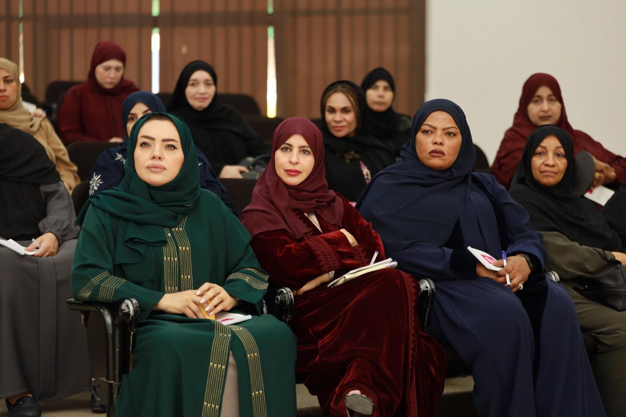 رياديات بخطى واضحة ورشة تمكين اقتصادي بجمعية المرأة بمسقط 