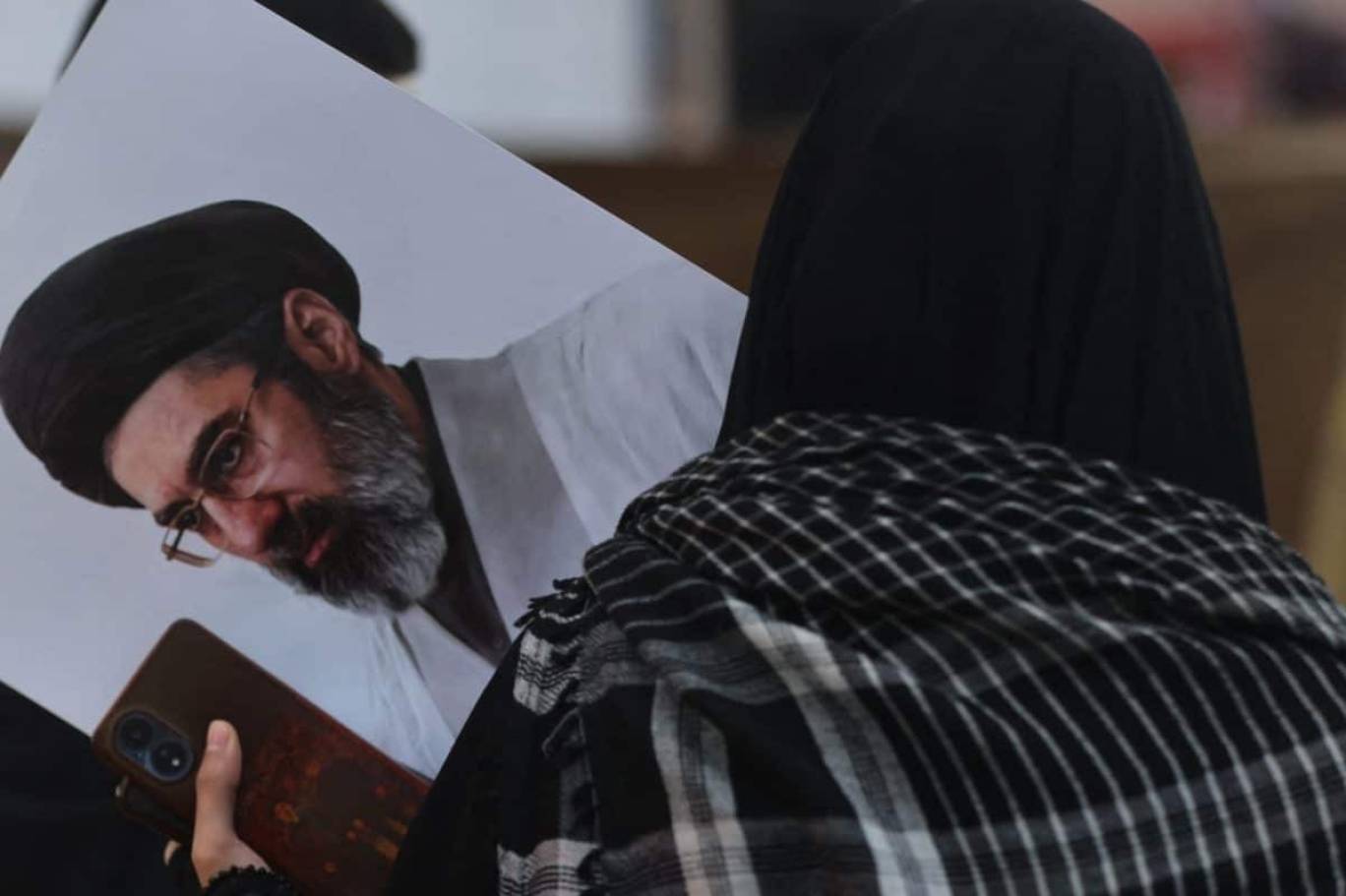 صحيفة التايمز: مجتبى خامنئي في غيبوبة ويتلقى العلاج الطبي في مدينة قم 