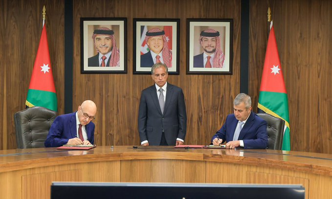 الأردن يوقع أول اتفاقية استثمار لإنتاج الأمونيا الخضراء بكلفة مليار دولار 
